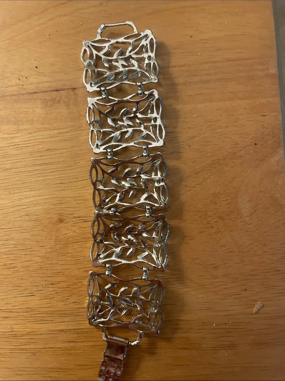 Silver Leaf Link Bracelet - Women's Fashion Accessory